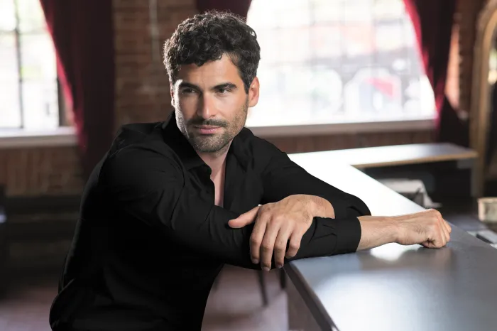 Moška majica z dolgimi rokavi Slim fit, črna